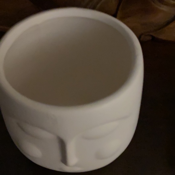 Adorable Ceramic planter pot with face - Picture 2 of 3